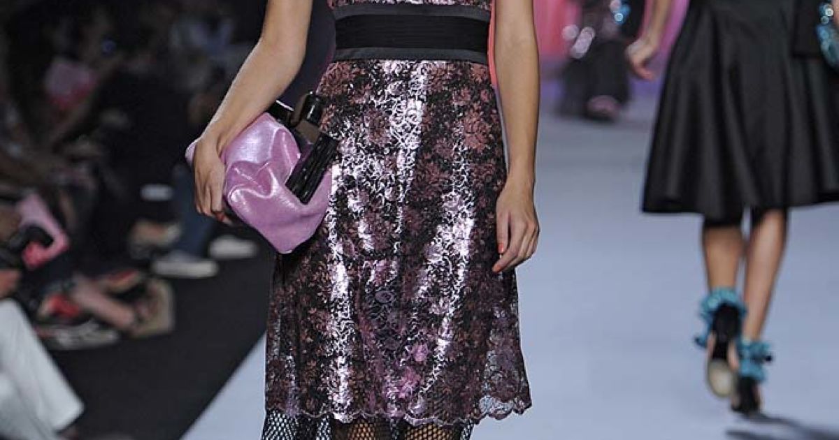 Viktor and Rolf прет-а-порте весна-лето 2012 / © EastNews