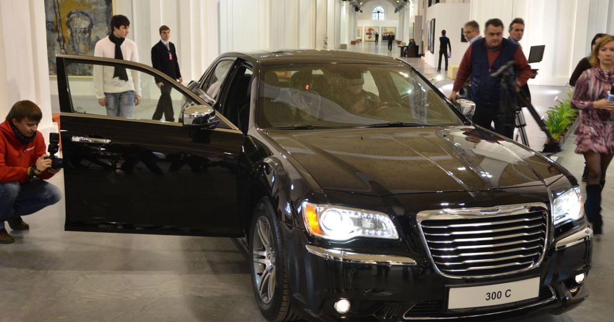 Новый Chrysler 300C уже в Украине_10