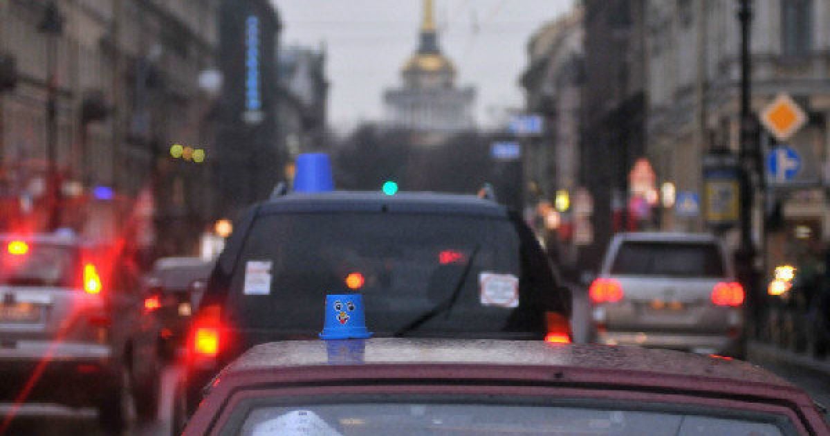 В Москве мажор напал на журналиста за съемку на видеорегистратор (видео)