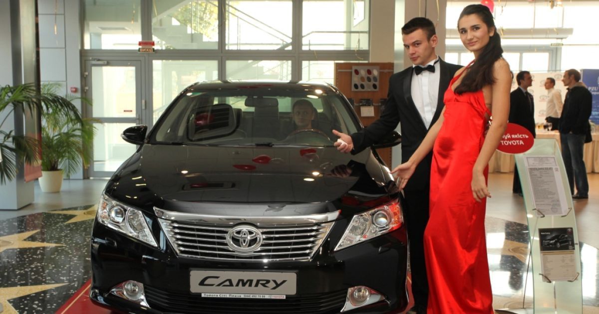 Новой Toyota Camry устроили прием на высшем уровне