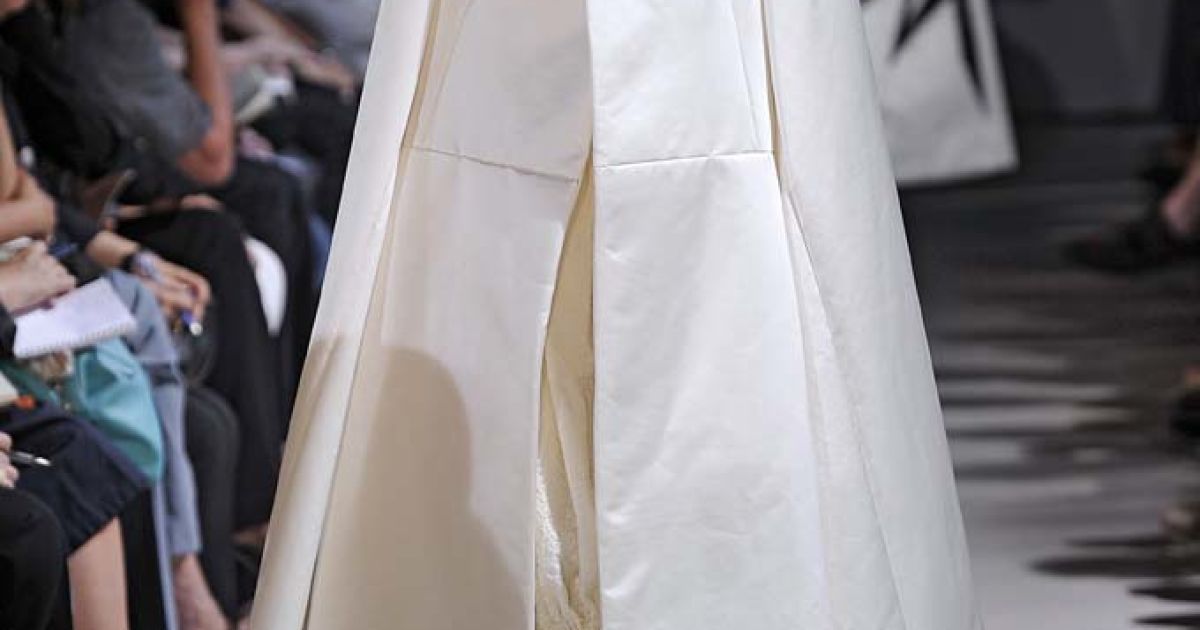 Comme des Garcons прет-а-порте весна-лето 2012 / © EastNews