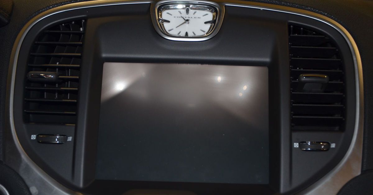 Новый Chrysler 300C уже в Украине_15