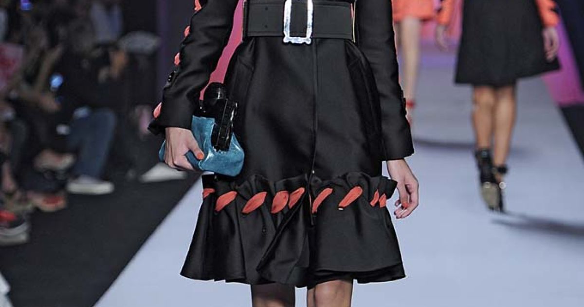 Viktor and Rolf прет-а-порте весна-лето 2012 / © EastNews