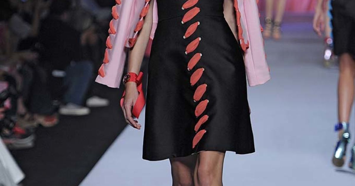 Viktor and Rolf прет-а-порте весна-лето 2012 / © EastNews