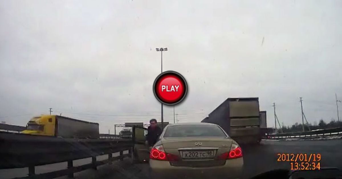 Как не нужно тормозить на магистрали (видео)
