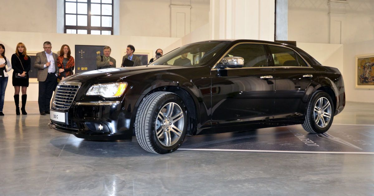 Chrysler 300C привезли в Украину_4