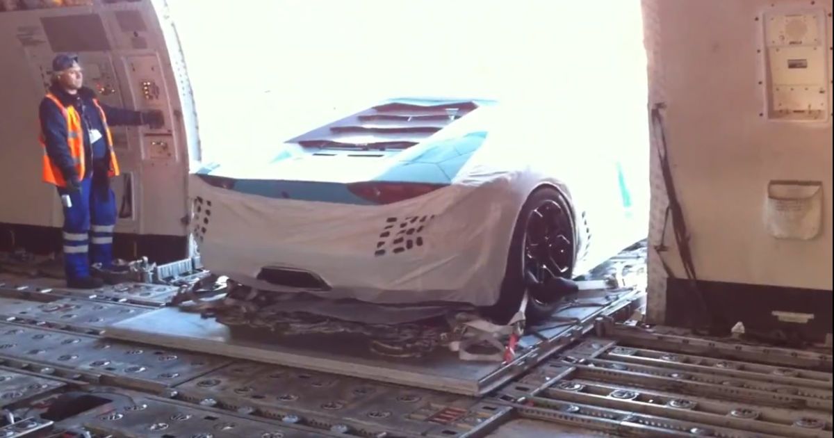Для принца Катара приобрели голубой Lamborghini Aventador
