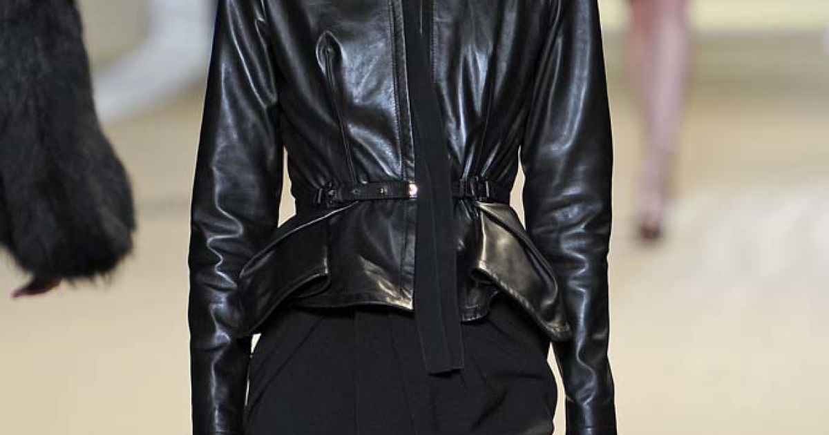 Elie Saab прет-а-порте осень-зима 2011-2012 / © EastNews