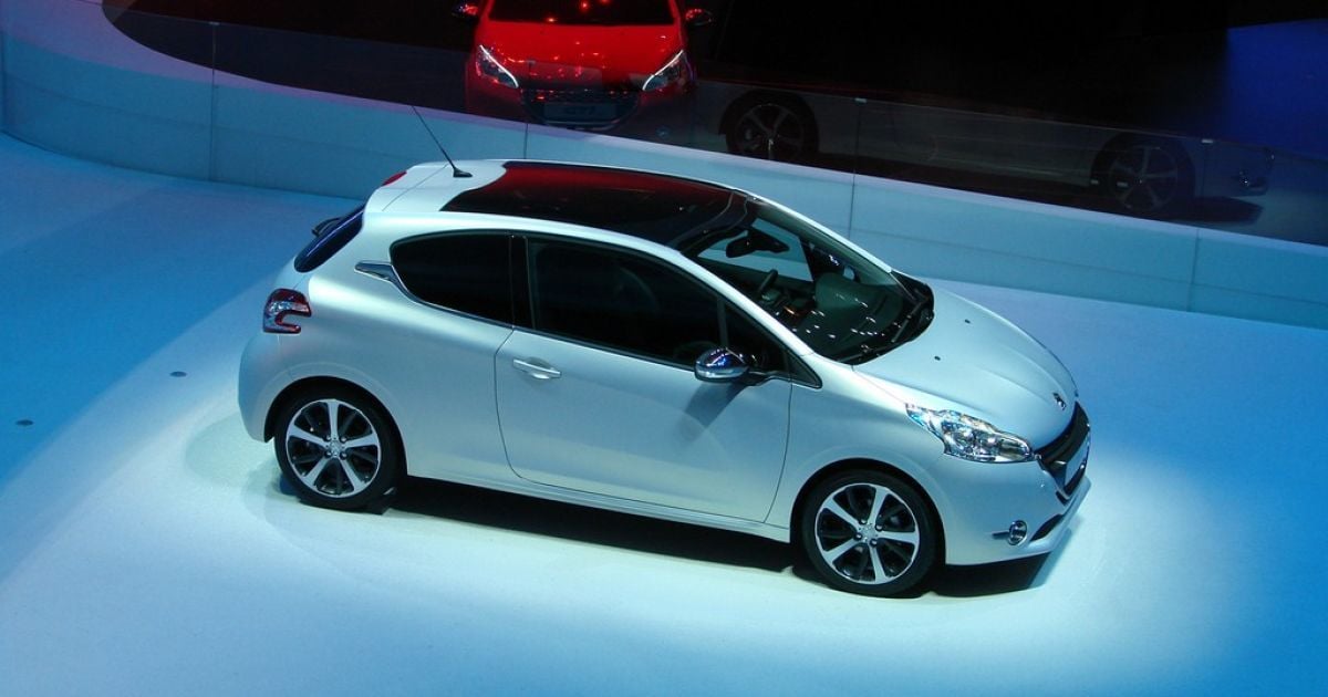 Премьеры Женевы: Peugeot 208 и 208 GTI