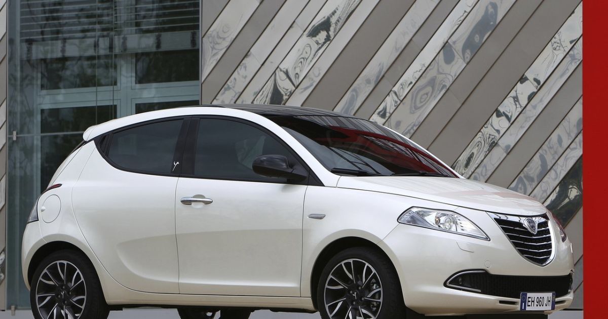 2012 Lancia Ypsilon_10