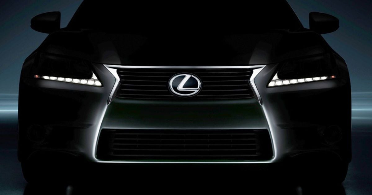 Lexus показал тизер нового поколения GS