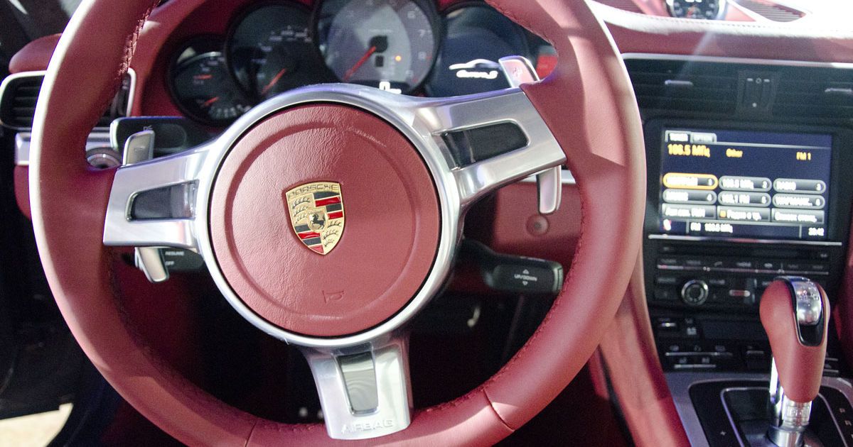 В Украину привезли новый Porsche 911_36