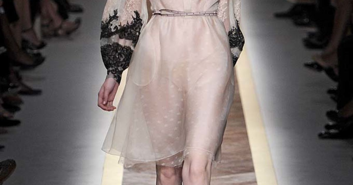 Valentino прет-а-порте весна-лето 2012 / © EastNews