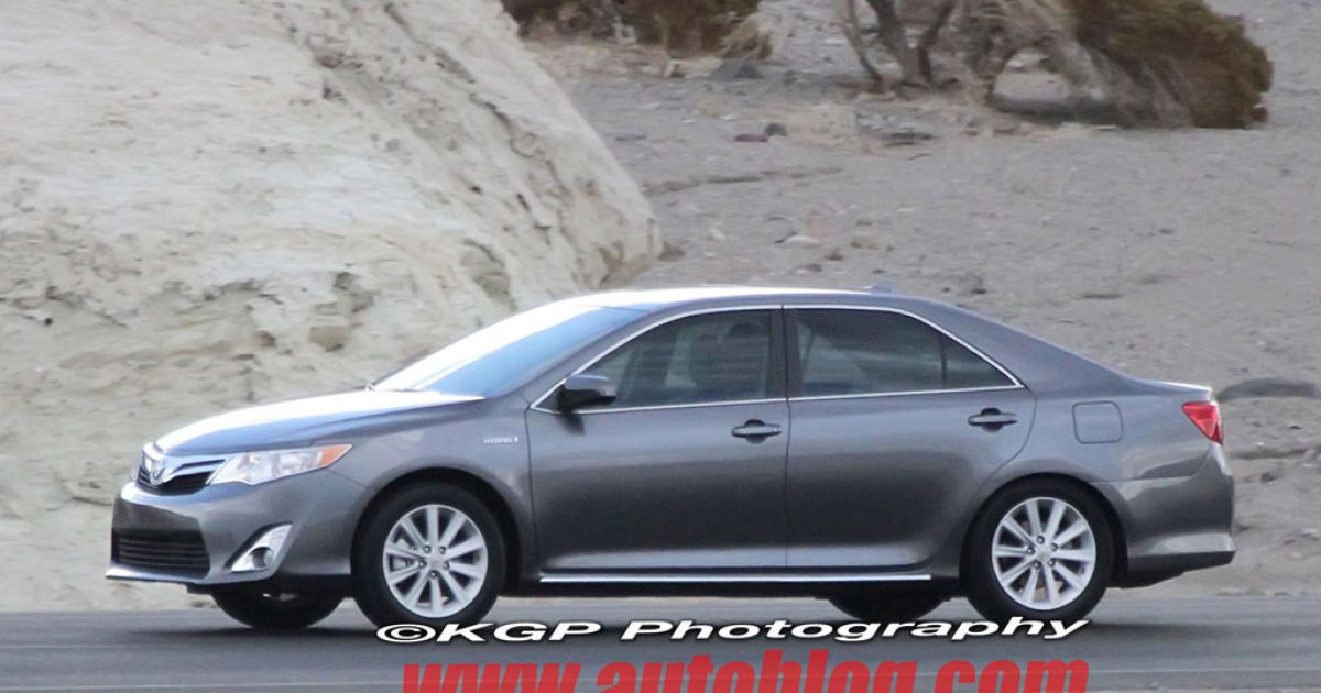 Фотошпионы рассекретили новую Toyota Camry