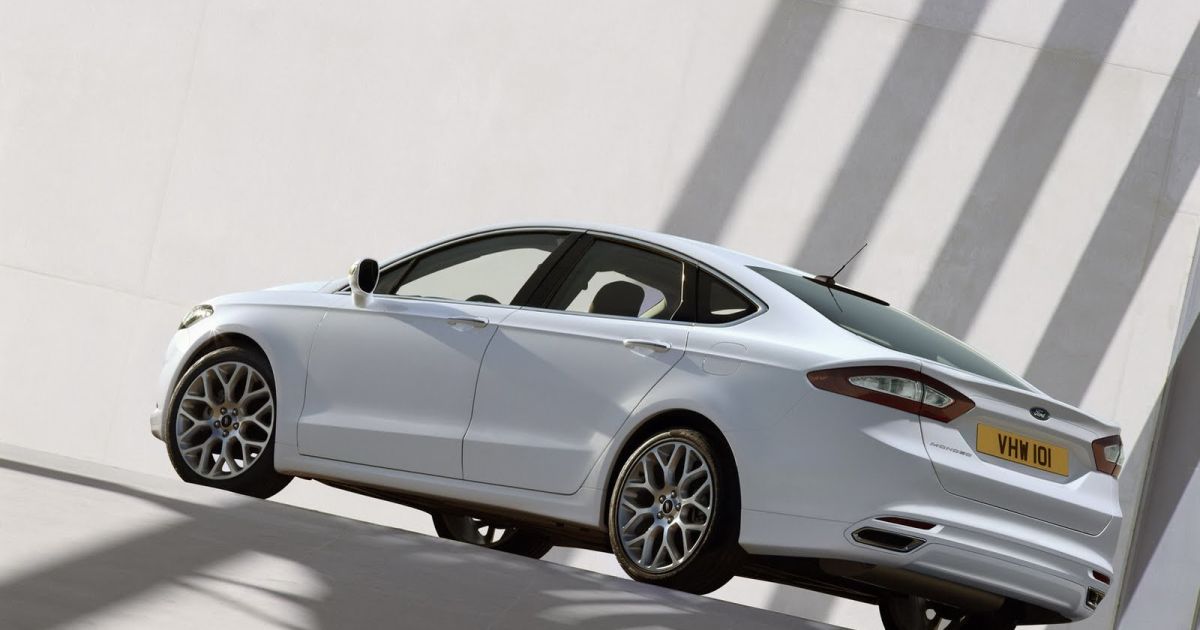 2013 Ford Mondeo Sedan_12
