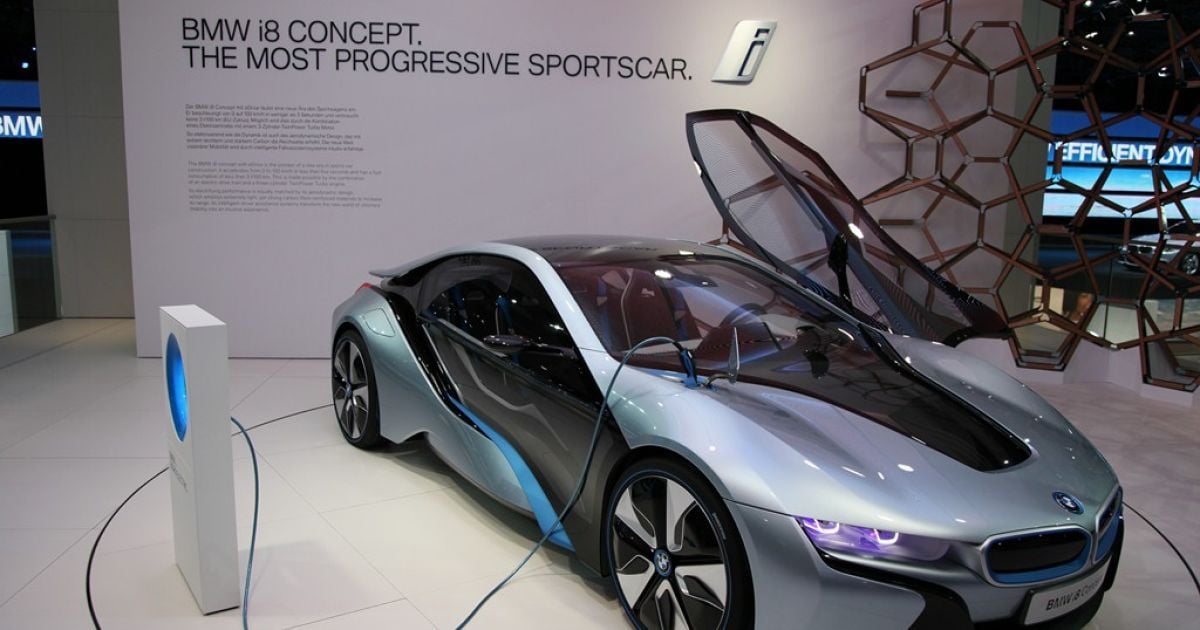 BMW представил городские электромобили