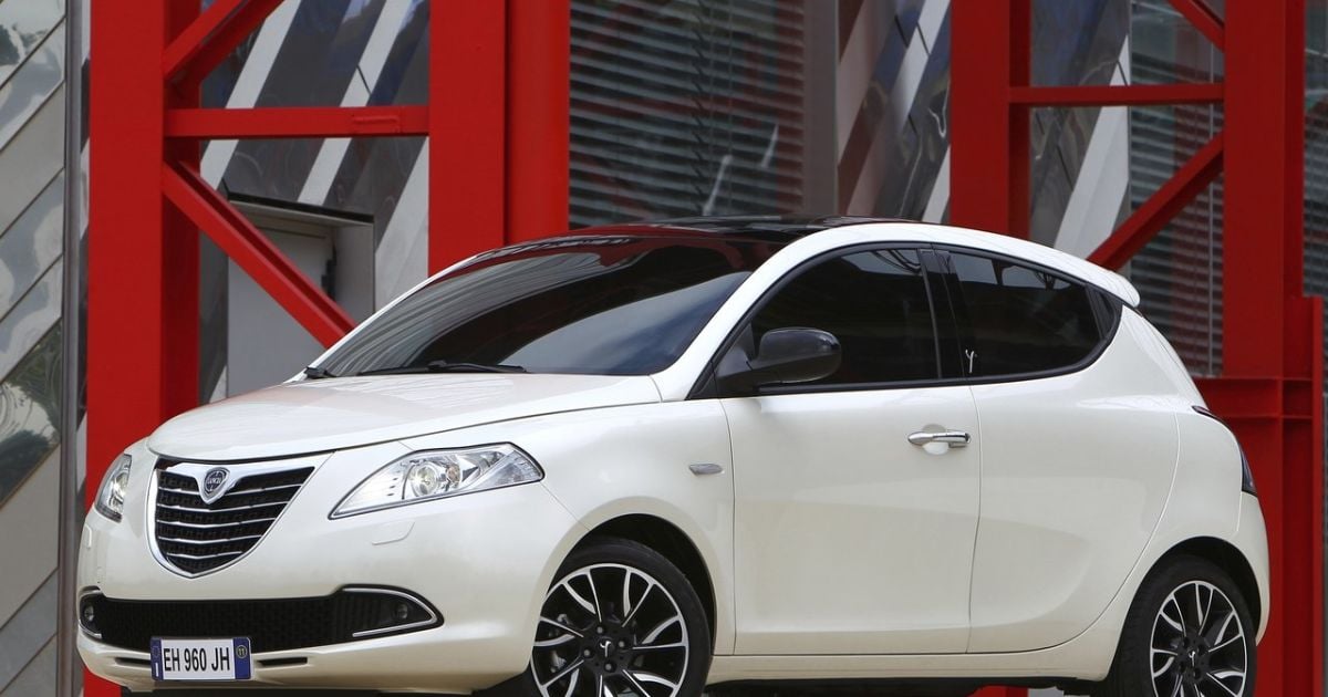 2012 Lancia Ypsilon_3