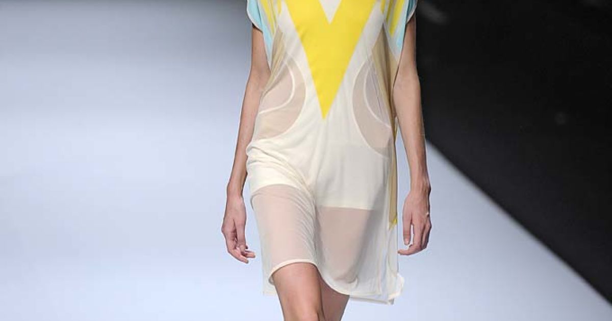 Issey Miyake прет-а-порте весна-лето 2012 / © EastNews