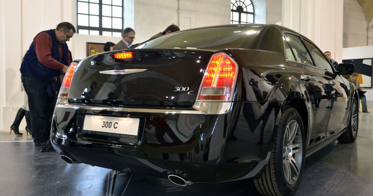 Новый Chrysler 300C уже в Украине_9