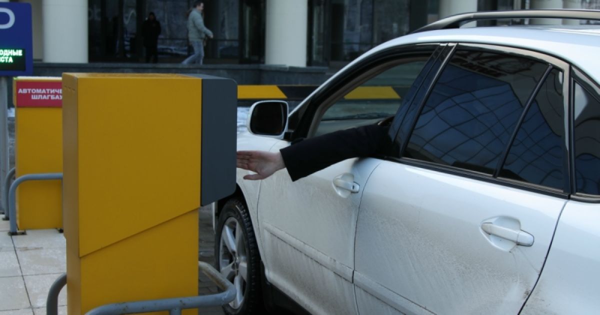 Украинцев хотят штрафовать за отказ от оплаты парковки