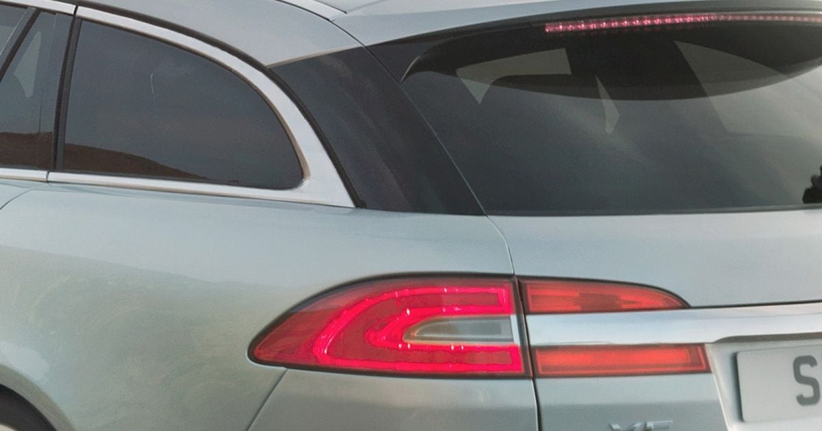 Jaguar официально представил универсал XF_4