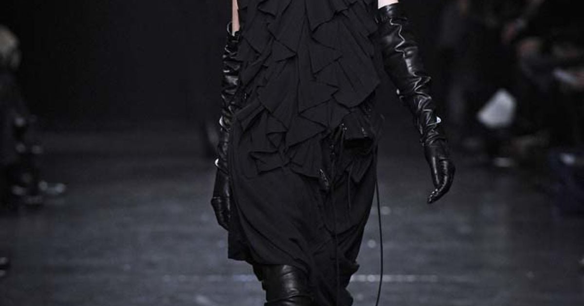 Ann Demeulemeester прет-а-порте осень-зима 2011-2012 / © EastNews