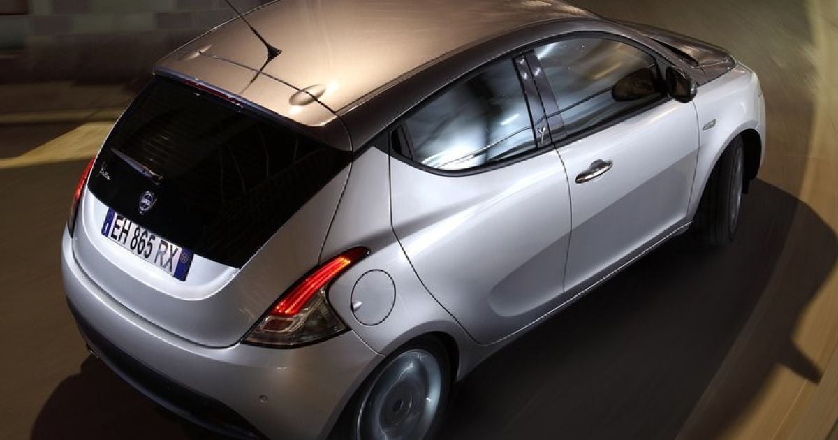 2012 Lancia Ypsilon_18