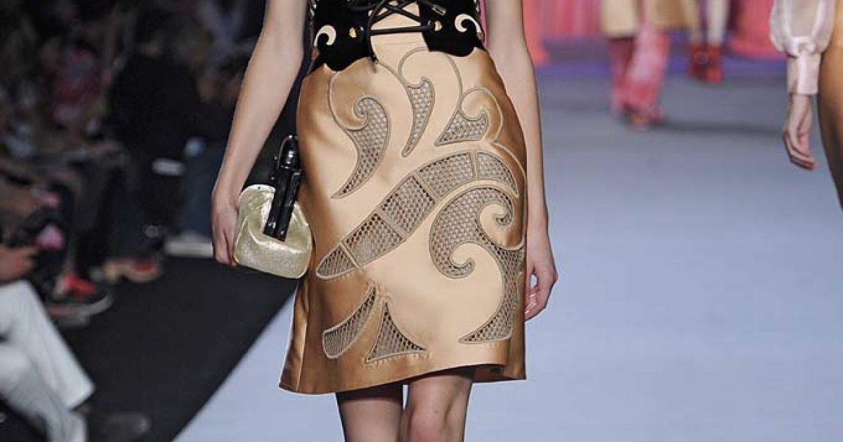 Viktor and Rolf прет-а-порте весна-лето 2012 / © EastNews
