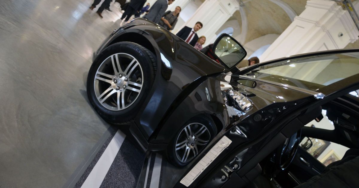 Новый Chrysler 300C уже в Украине_8