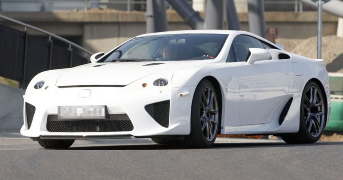 В Токио покажут спецверсию Lexus LFA