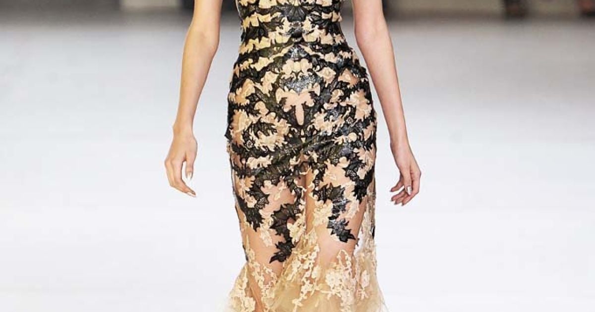 Alexander McQueen прет-а-порте весна-лето 2012 / © EastNews