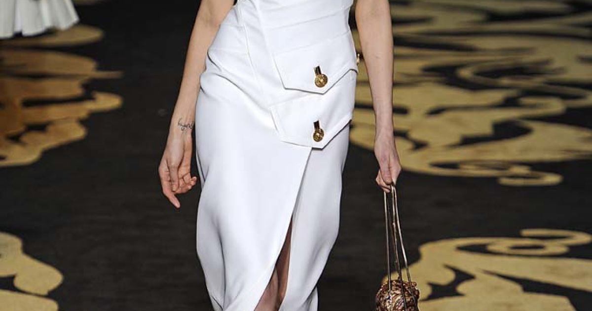 Versace прет-а-порте осень-зима 2011-2012 / © EastNews