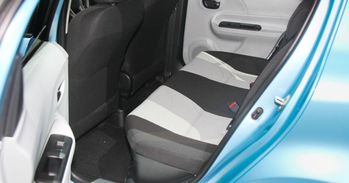 Toyota Aqua с расходом 3л/100км показали "живьем"_7