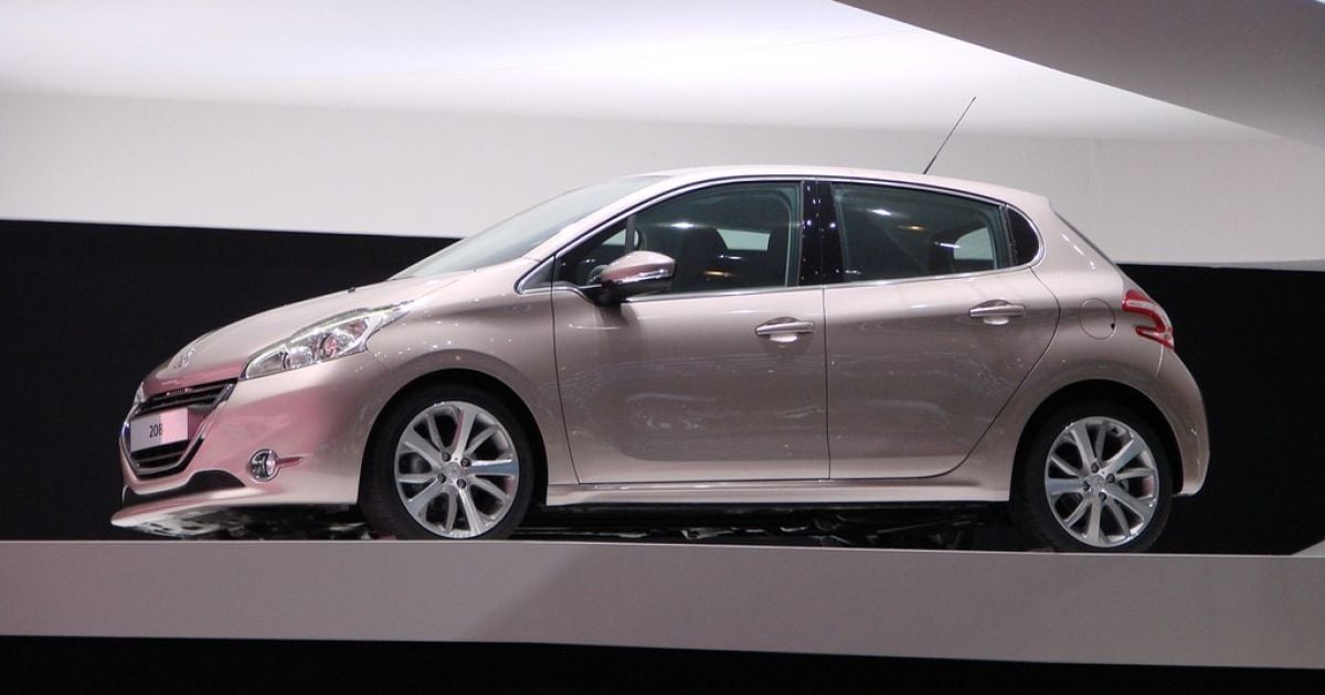 Peugeot 208 Geneva_8