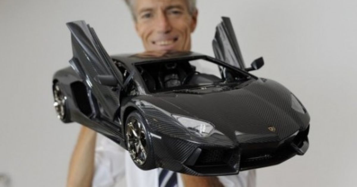 Игрушечный Lamborghini продадут по цене настоящих 13 спорткаров