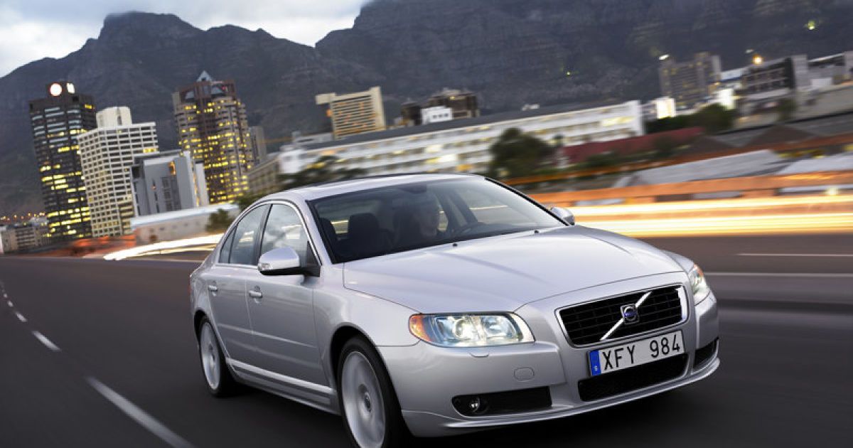 Volvo отзывает 8 тысяч седанов S80