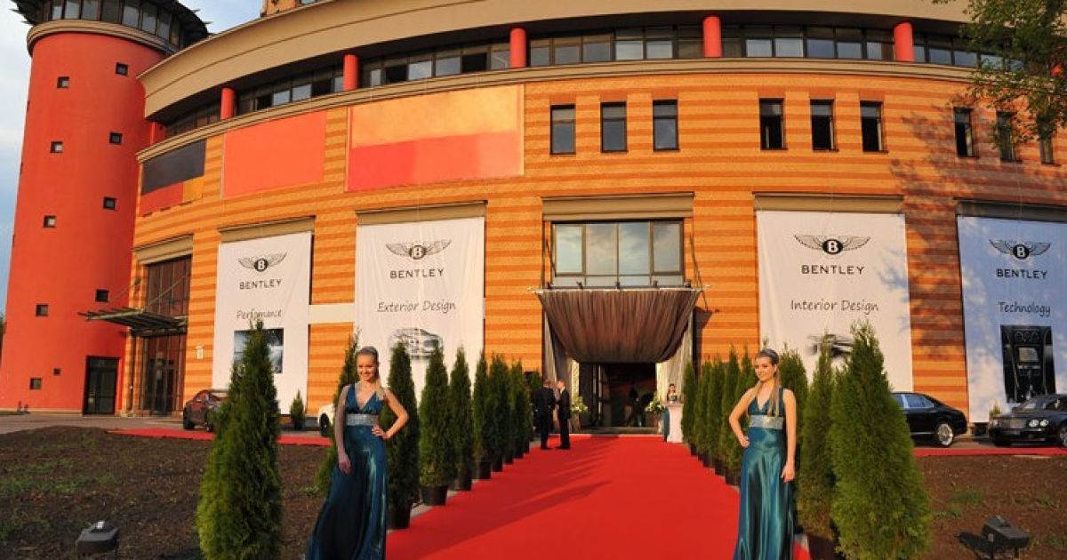 В Киеве из салона Bentley пытались угнать автомобиль