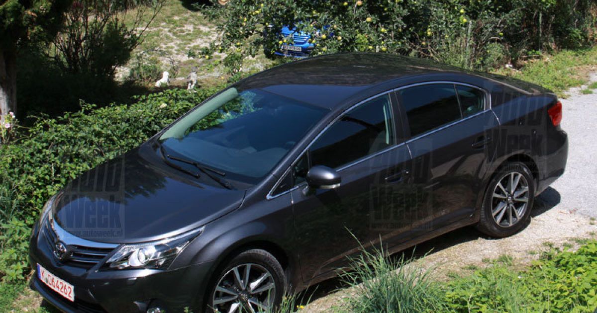 Папарацци засняли обновленный Toyota Avensis
