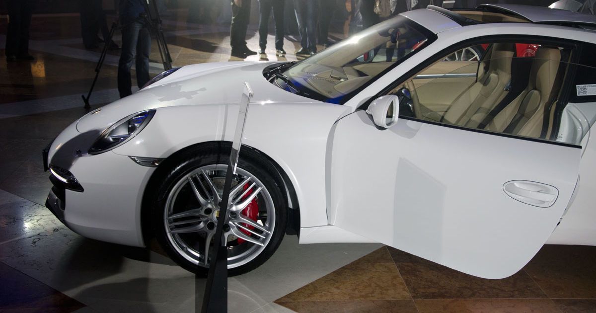 В Украину привезли новый Porsche 911_23