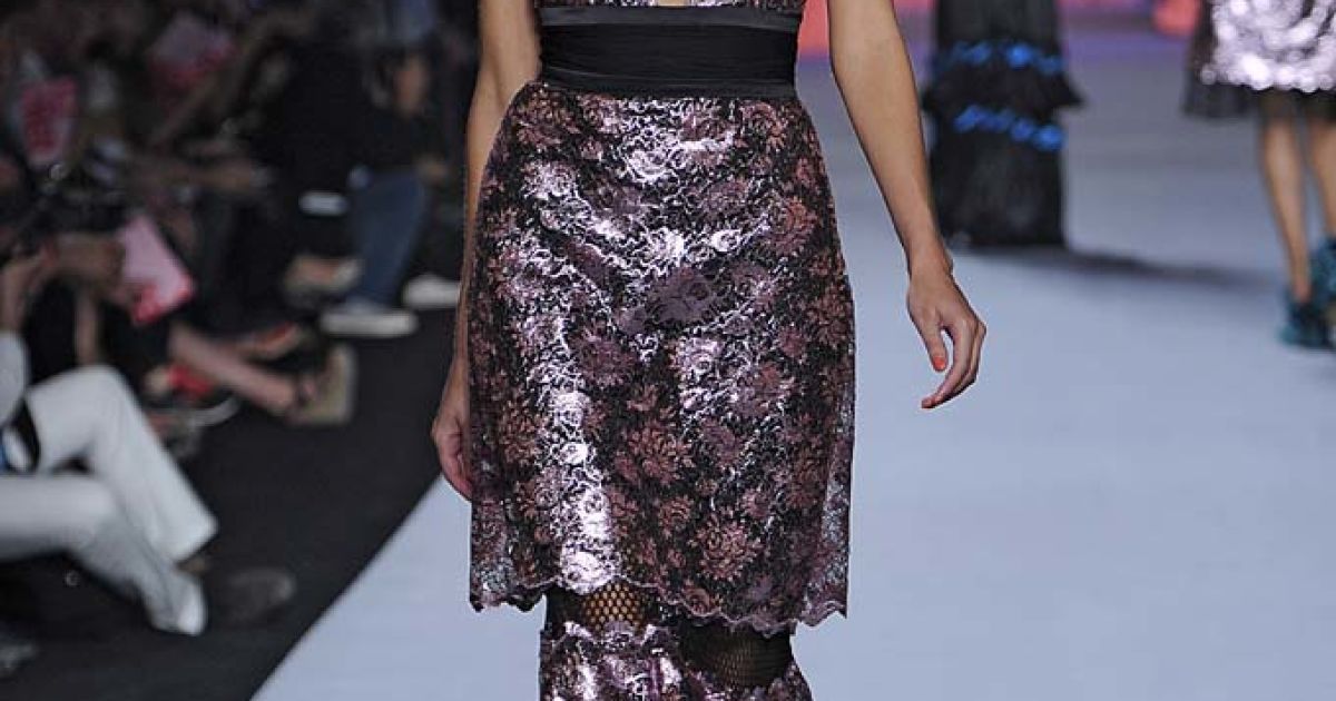 Viktor and Rolf прет-а-порте весна-лето 2012 / © EastNews