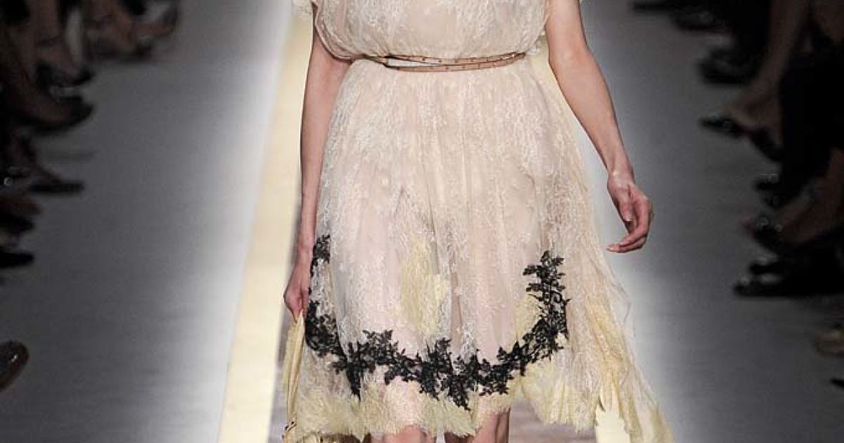 Valentino прет-а-порте весна-лето 2012 / © EastNews