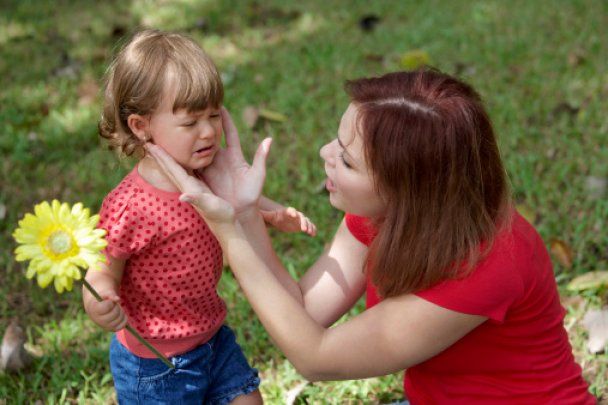 Капризный ребенок: почему дитя постоянно плачет?