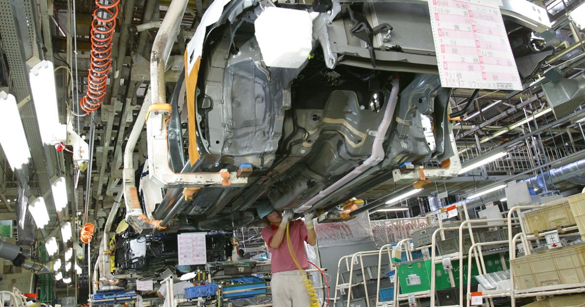 Toyota приостановила заводы до 16 марта
