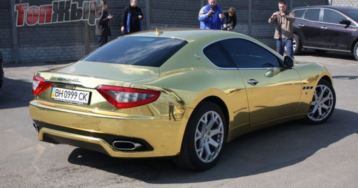 В Одессе появилась "золотая" Maserati Granturismo