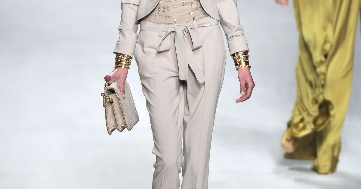 Elie Saab прет-а-порте весна-лето 2011 (East News)