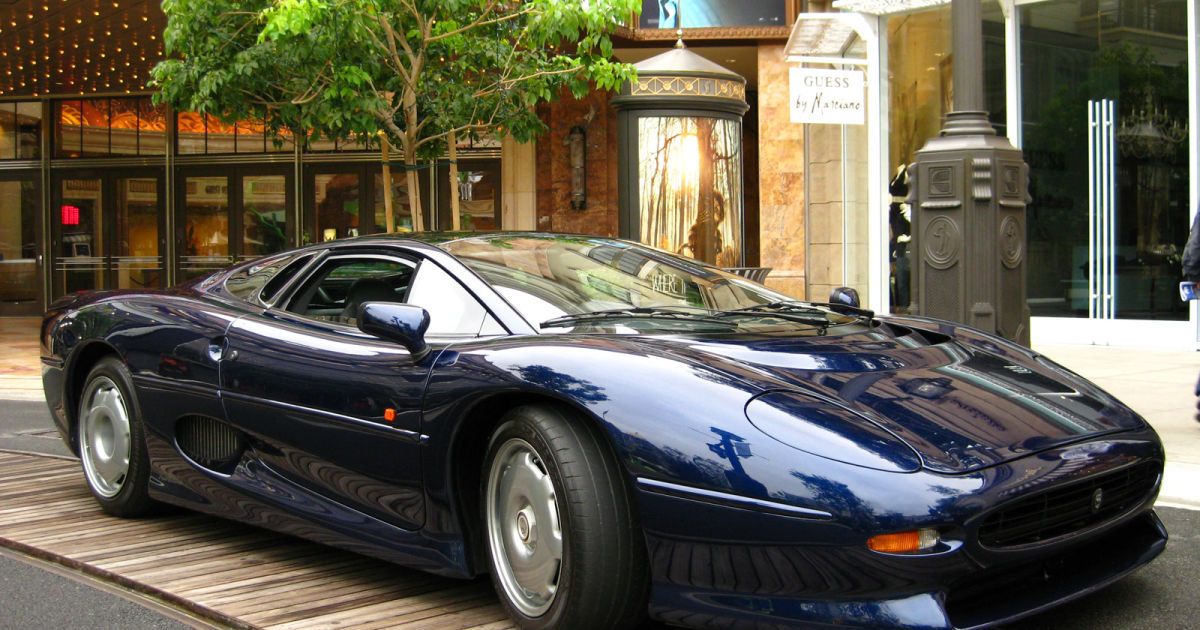 В Киеве выставят на показ Jaguar XJ220 — Новости
