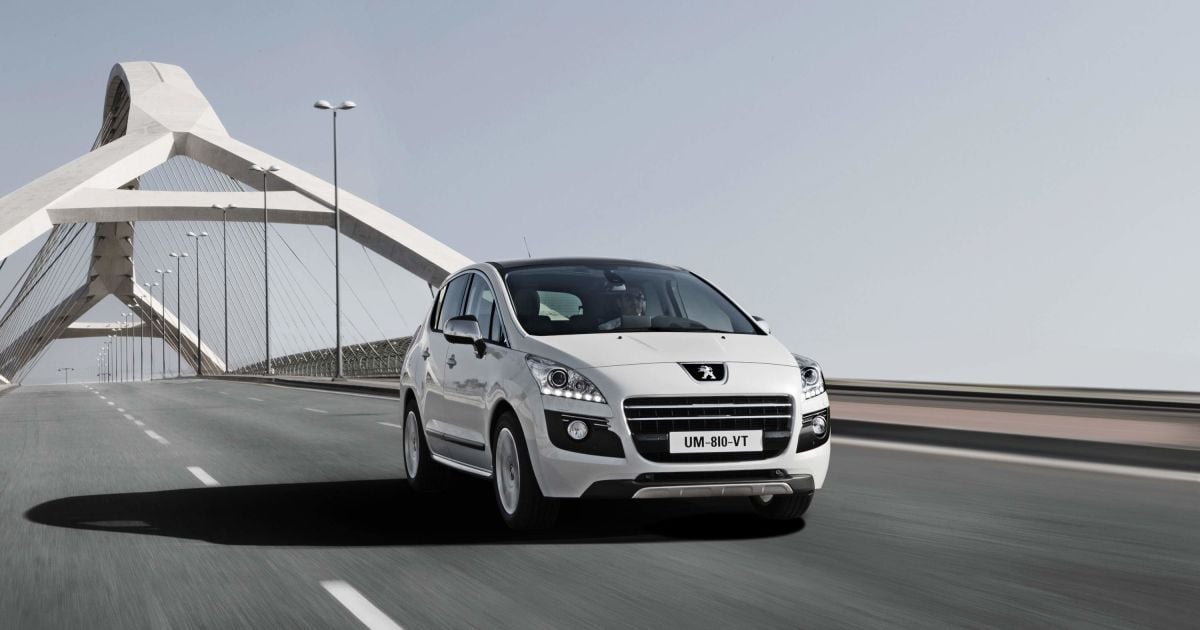 Дизель-электрический Peugeot 3008