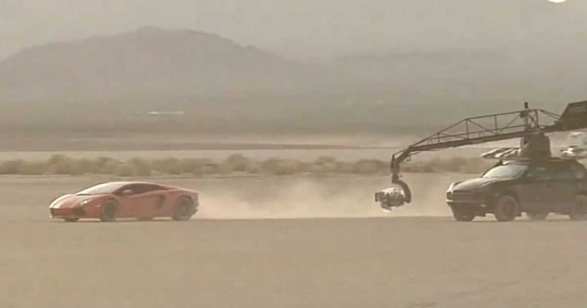В пустыне снимают промо  для Lamborghini Aventador (видео)