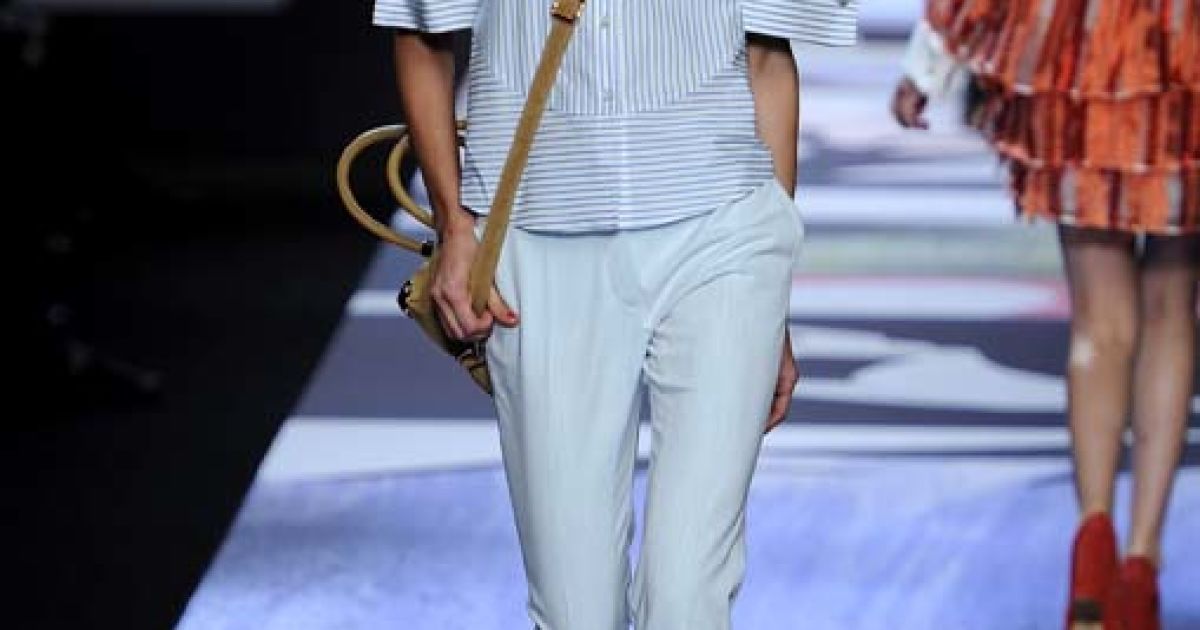 Viktor and Rolf прет-а-порте весна-лето 2011 (East News)