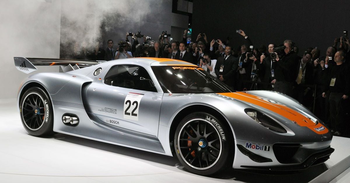 Porsche покажет в Швейцарии спортивный гибрид 918 RSR